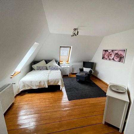 *To Hus* Wohnung Am Rande Von Йевер Экстерьер фото