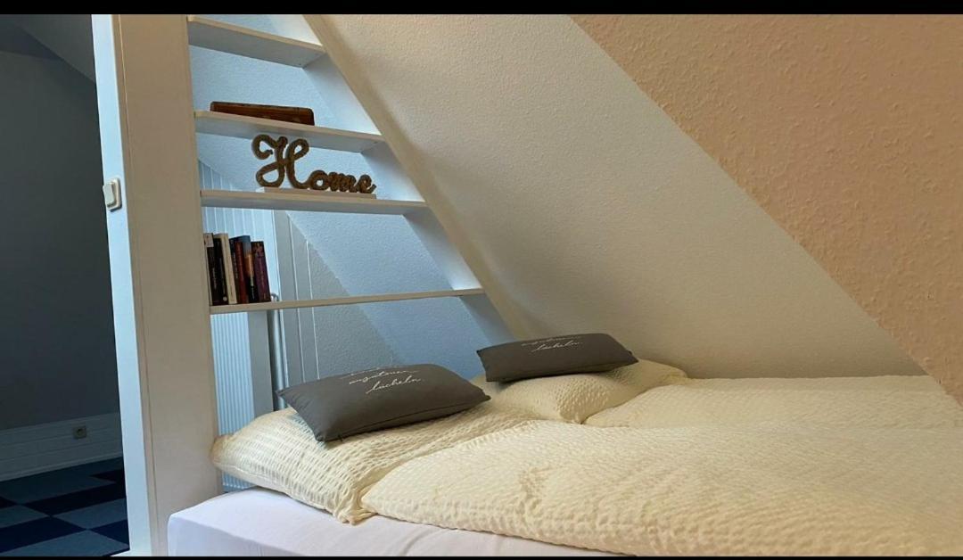 *To Hus* Wohnung Am Rande Von Йевер Экстерьер фото